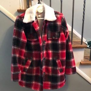 Shirt jacket with teddy fleece collar and lining